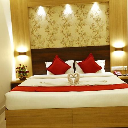 Prayana Hotels Kochi Exterior foto