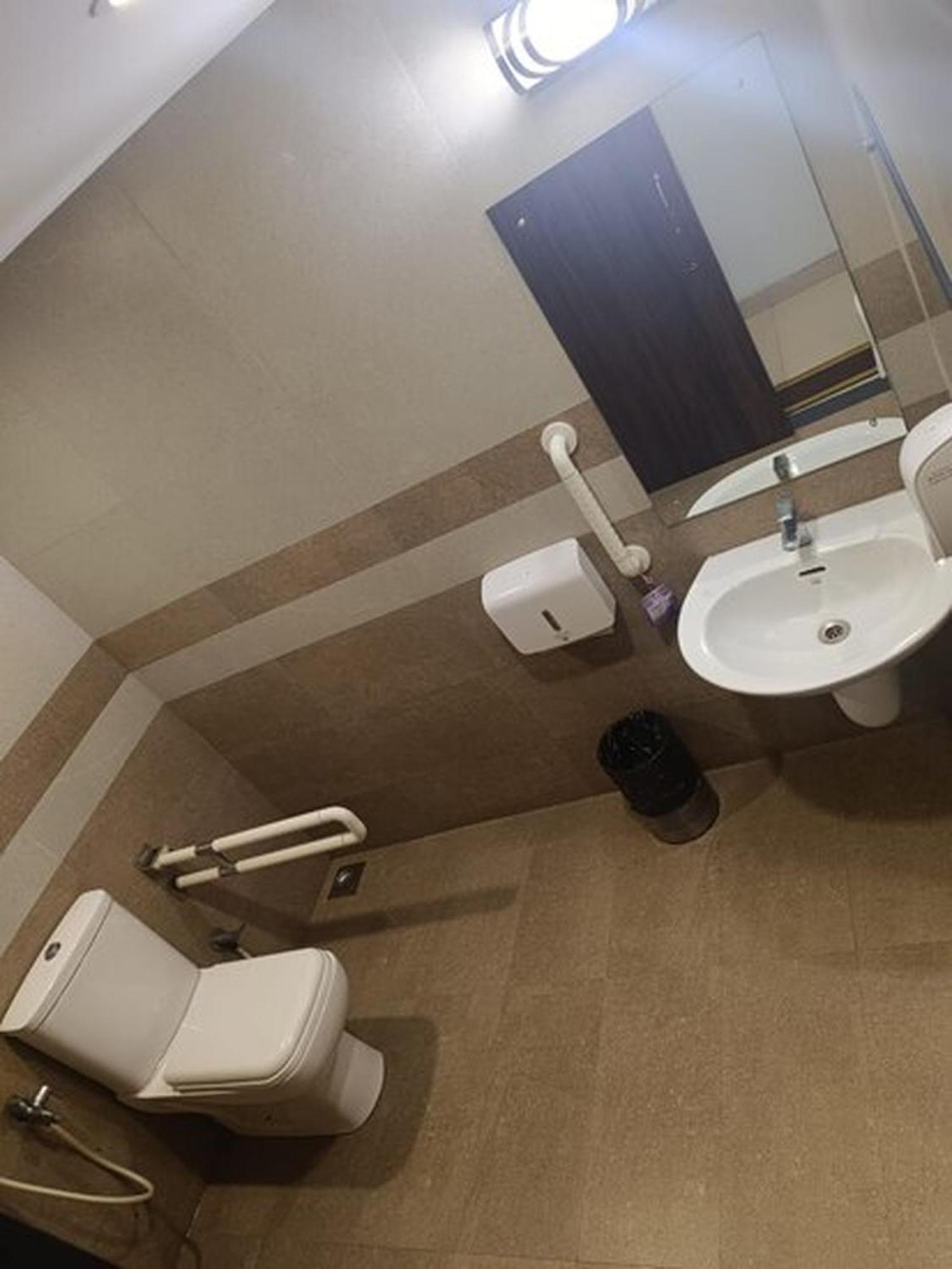 Prayana Hotels Kochi Exterior foto