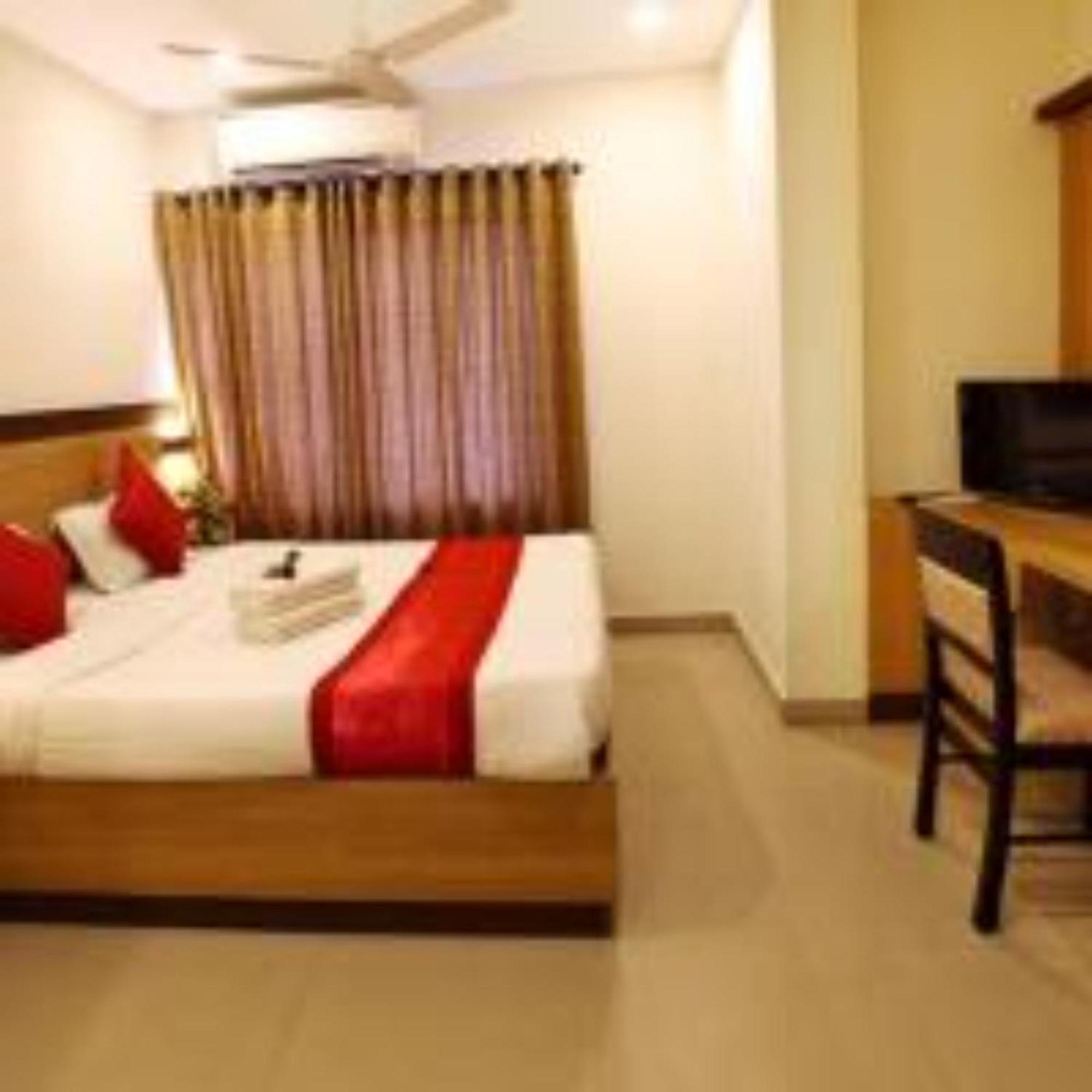 Prayana Hotels Kochi Exterior foto